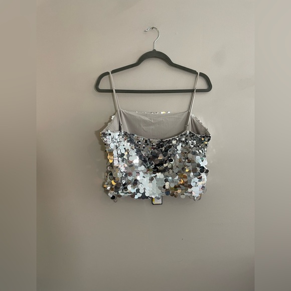 NWT Gianna Bini Silver Sequin Cropped Spaghetti Strap Top - Picture 3 of 5
